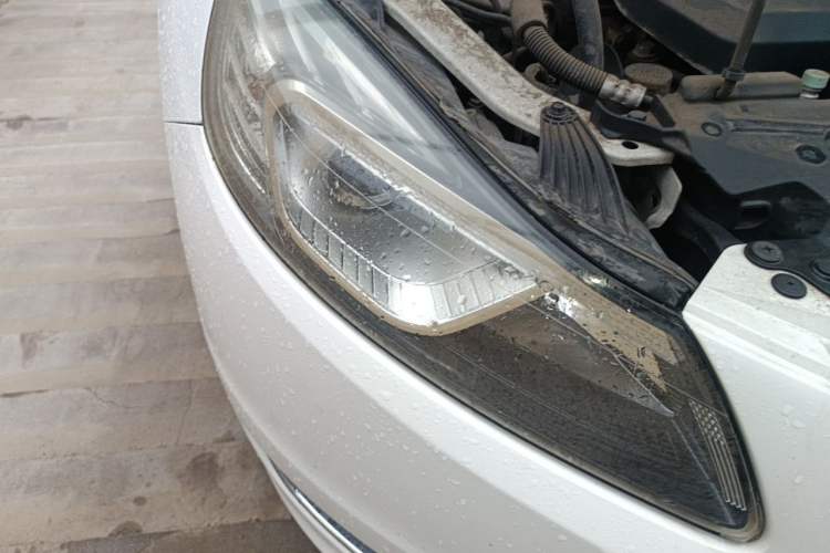 Used Bestune B70 2014 2.0L automatic comfort version Right Front Headlight