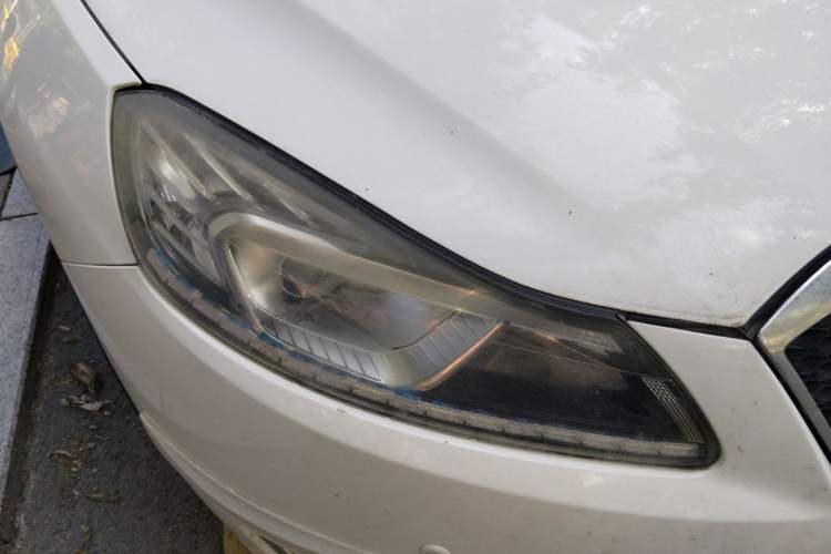 Used Bestune B70 2014 2.0L manual luxury version Right Front Headlight