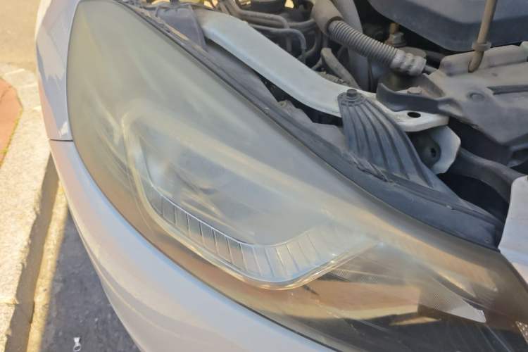 Used Bestune B70 2014 2.0L automatic comfort version Right Front Headlight