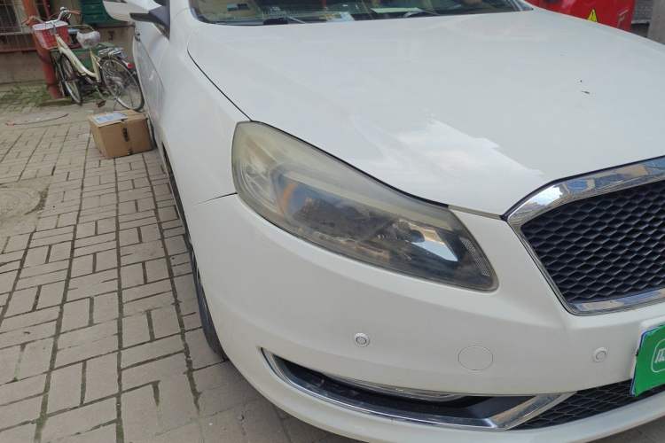 Used Bestune B70 2014 1.8T Automatic Sport Premium Edition Right Front Headlight
