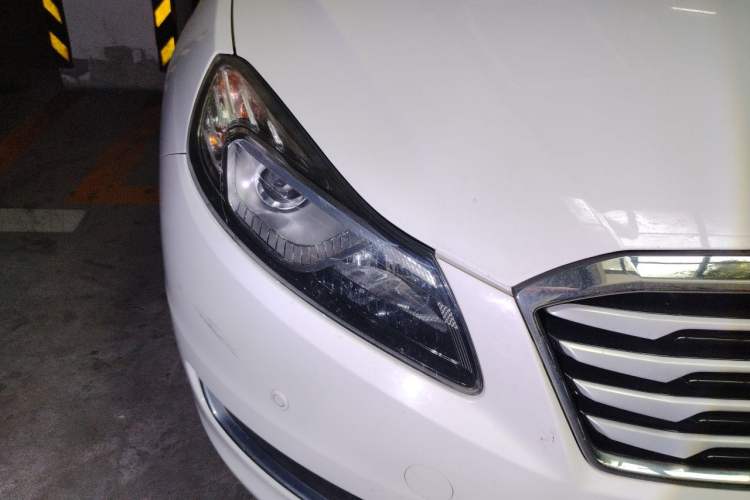 Used Bestune B70 2014 2.0L automatic luxury version Right Front Headlight