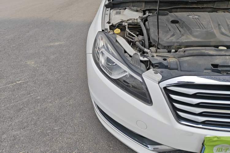 Used Bestune B70 2014 2.0L automatic comfort version Right Front Headlight