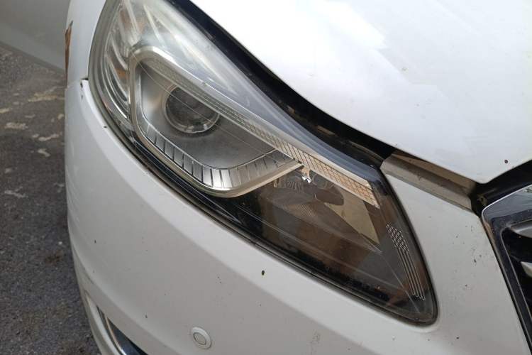Used Bestune B70 2014 2.0L manual luxury version Right Front Headlight