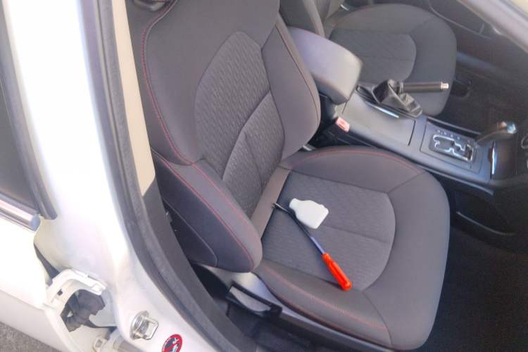 Used Bestune B70 2014 2.0L automatic comfort version Right Front Seat