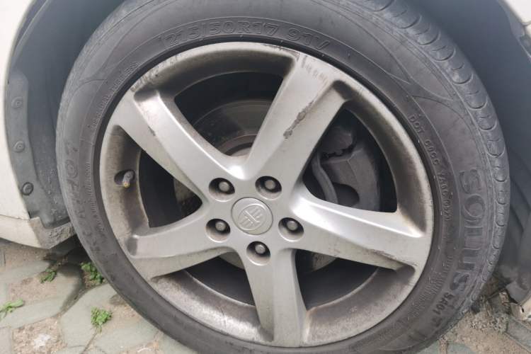 Used Bestune B70 2014 2.0L automatic comfort version Right Front Wheel Hub