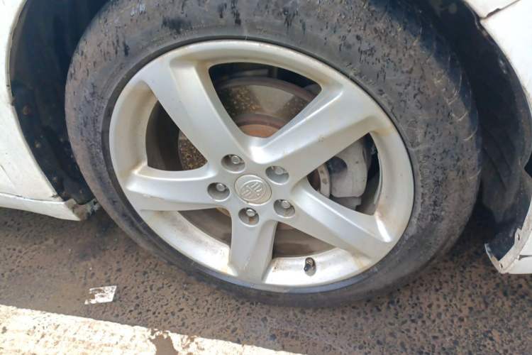 Used Bestune B70 2014 2.0L manual luxury version Right Front Wheel Hub