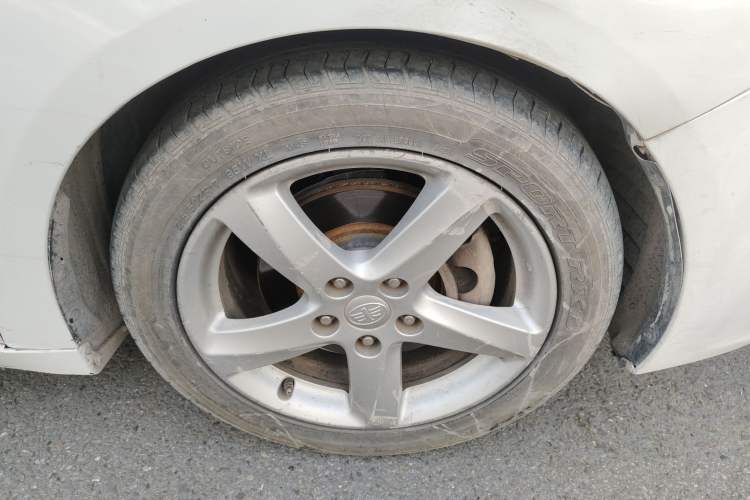 Used Bestune B70 2014 2.0L manual luxury version Right Front Wheel Hub