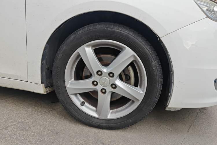 Used Bestune B70 2014 2.0L manual luxury version Right Front Wheel Hub