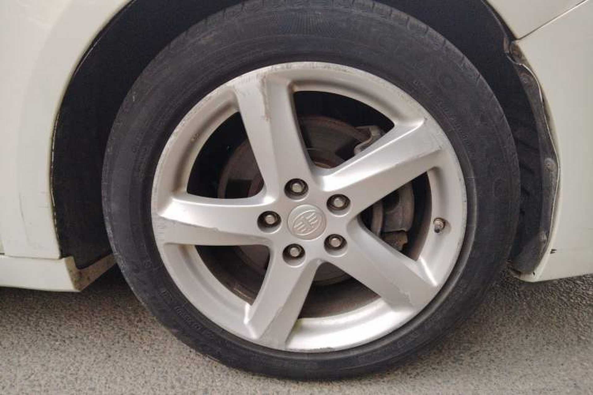 Used Bestune B70 2014 2.0L automatic luxury version Right Front Wheel Hub