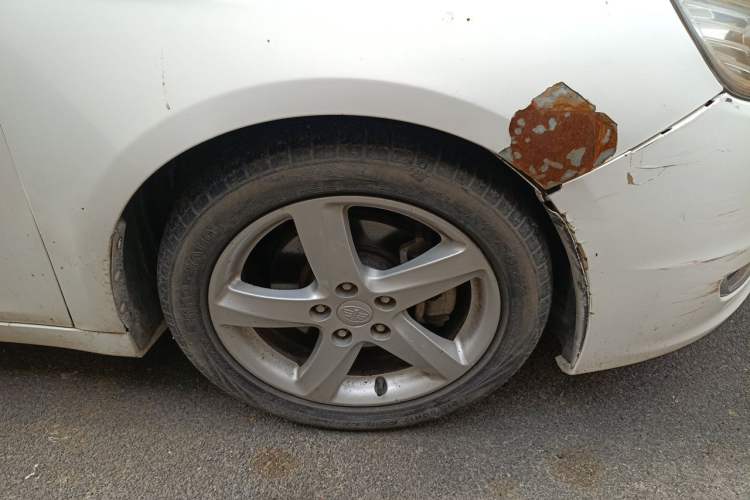 Used Bestune B70 2014 2.0L manual luxury version Right Front Wheel Hub
