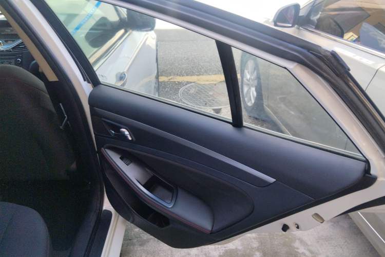 Used Bestune B70 2014 2.0L automatic comfort version Right Rear Door Interior