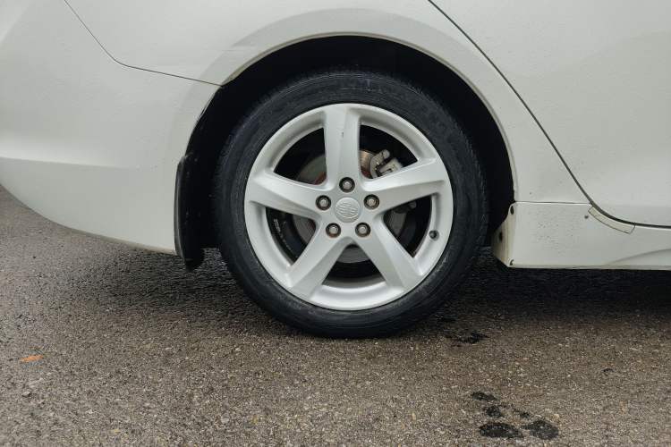 Used Bestune B70 2014 2.0L automatic comfort version Right Rear Wheel Hub
