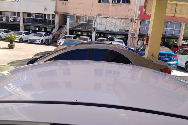 Used Bestune B70 2014 2.0L automatic comfort version Roof