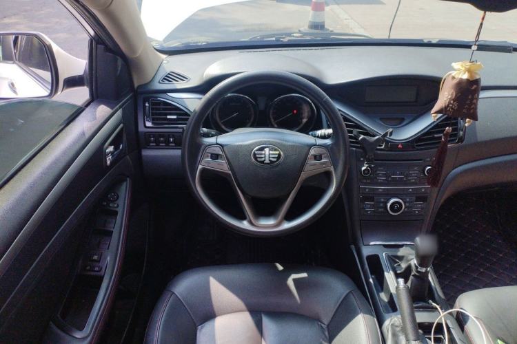 Used Bestune B70 2014 2.0L manual luxury version Steering Wheel