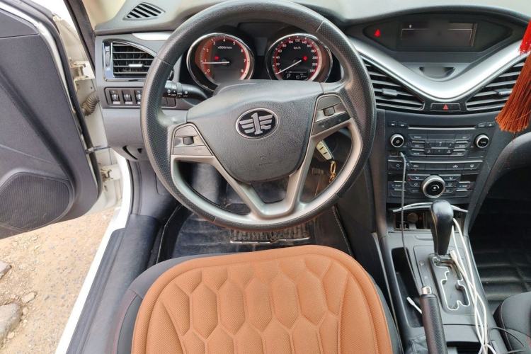 Used Bestune B70 2014 2.0L automatic comfort version Steering Wheel