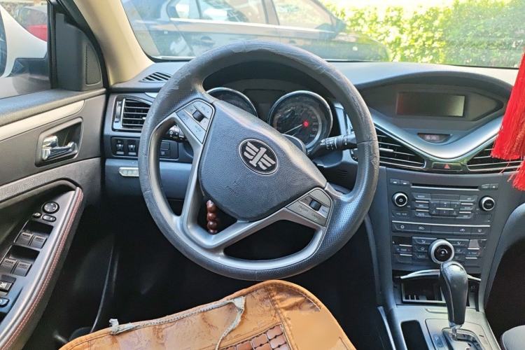 Used Bestune B70 2014 2.0L automatic comfort version Steering Wheel