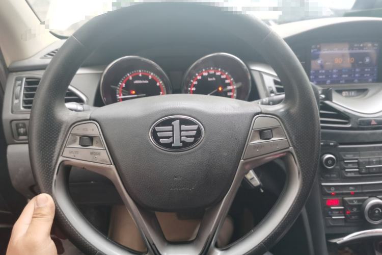 Used Bestune B70 2014 2.0L automatic comfort version Steering Wheel