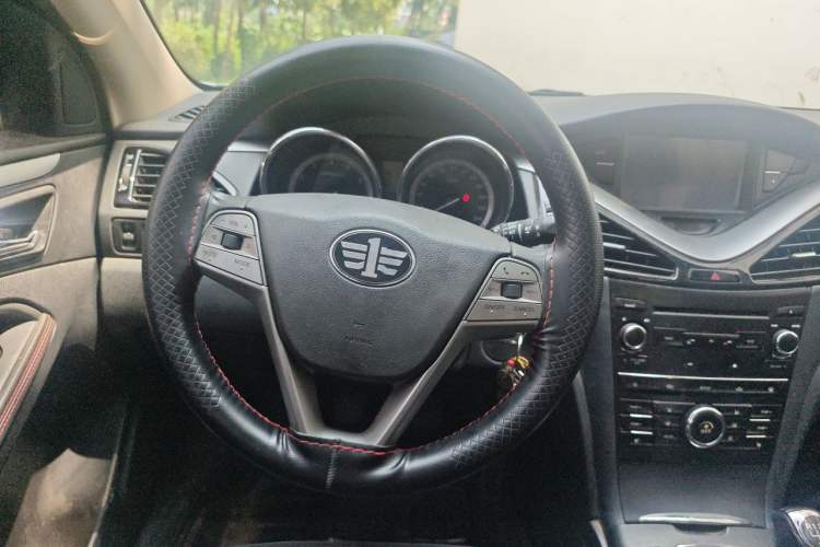 Used Bestune B70 2014 2.0L manual luxury version Steering Wheel