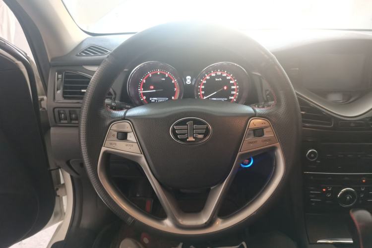 Used Bestune B70 2014 2.0L automatic luxury version Steering Wheel