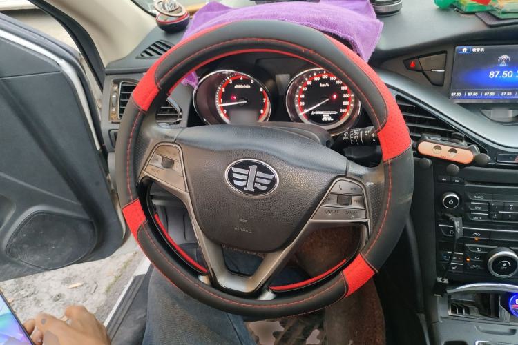 Used Bestune B70 2014 2.0L manual luxury version Steering Wheel