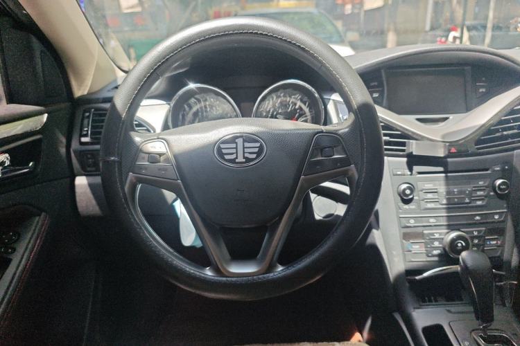 Used Bestune B70 2014 2.0L automatic comfort version Steering Wheel