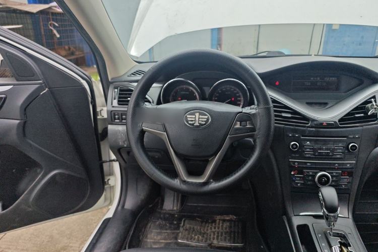 Used Bestune B70 2014 2.0L automatic luxury version Steering Wheel