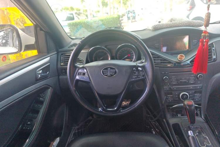 Used Bestune B70 2014 1.8T Automatic Sport Premium Edition Steering Wheel