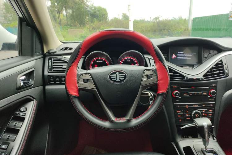 Used Bestune B70 2014 2.0L automatic comfort version Steering Wheel