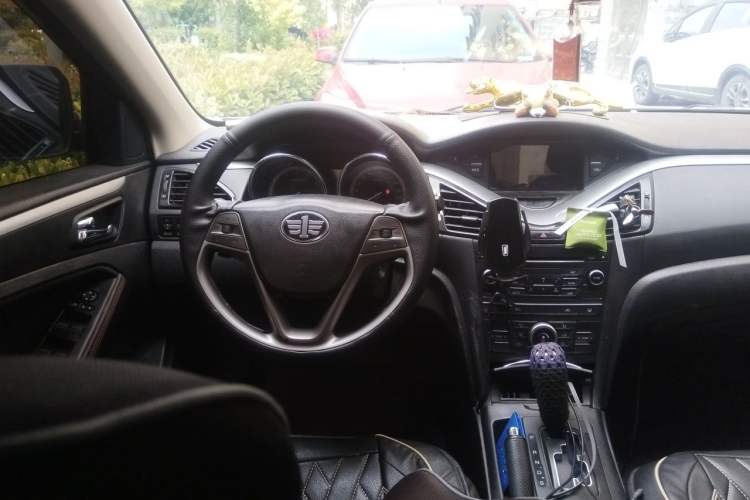 Used Bestune B70 2014 2.0L automatic comfort version Steering Wheel