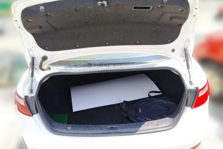 Used Bestune B70 2014 2.0L automatic luxury version Trunk