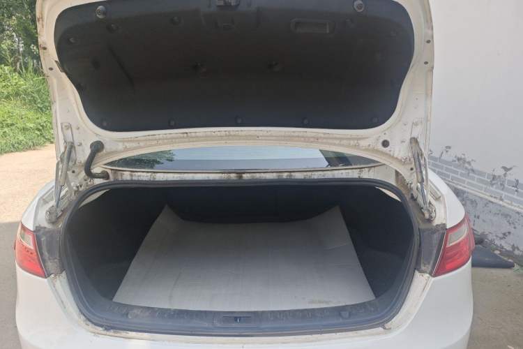 Used Bestune B70 2014 2.0L manual luxury version Trunk