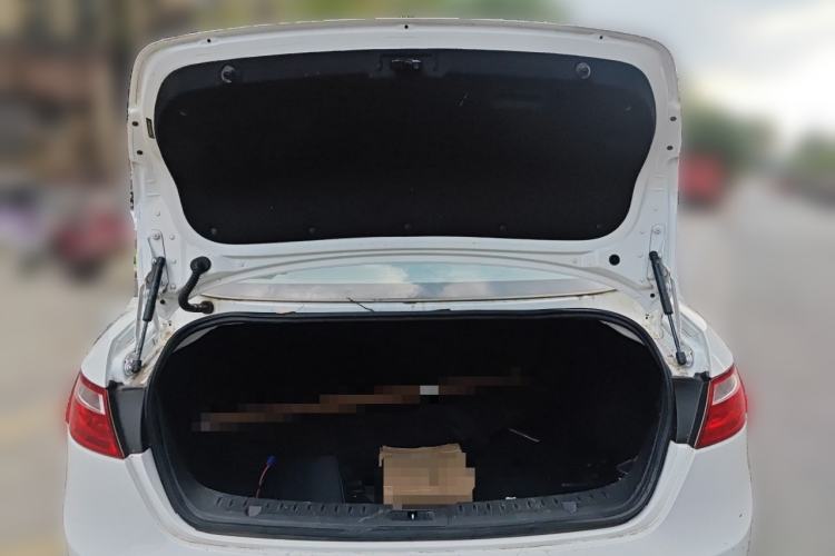 Used Bestune B70 2014 2.0L manual luxury version Trunk