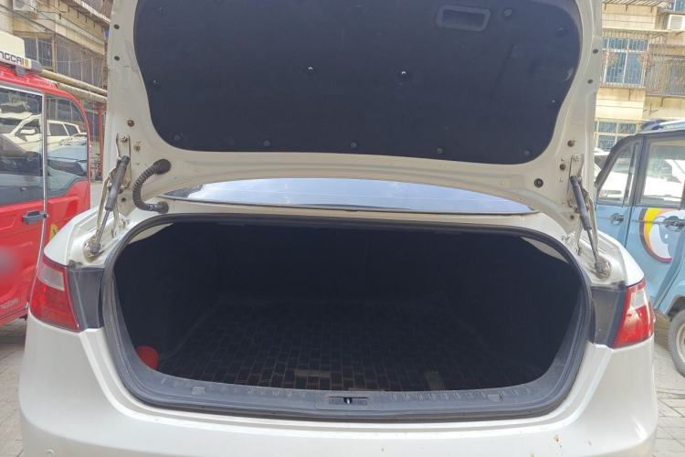 Used Bestune B70 2014 1.8T Automatic Sport Premium Edition Trunk