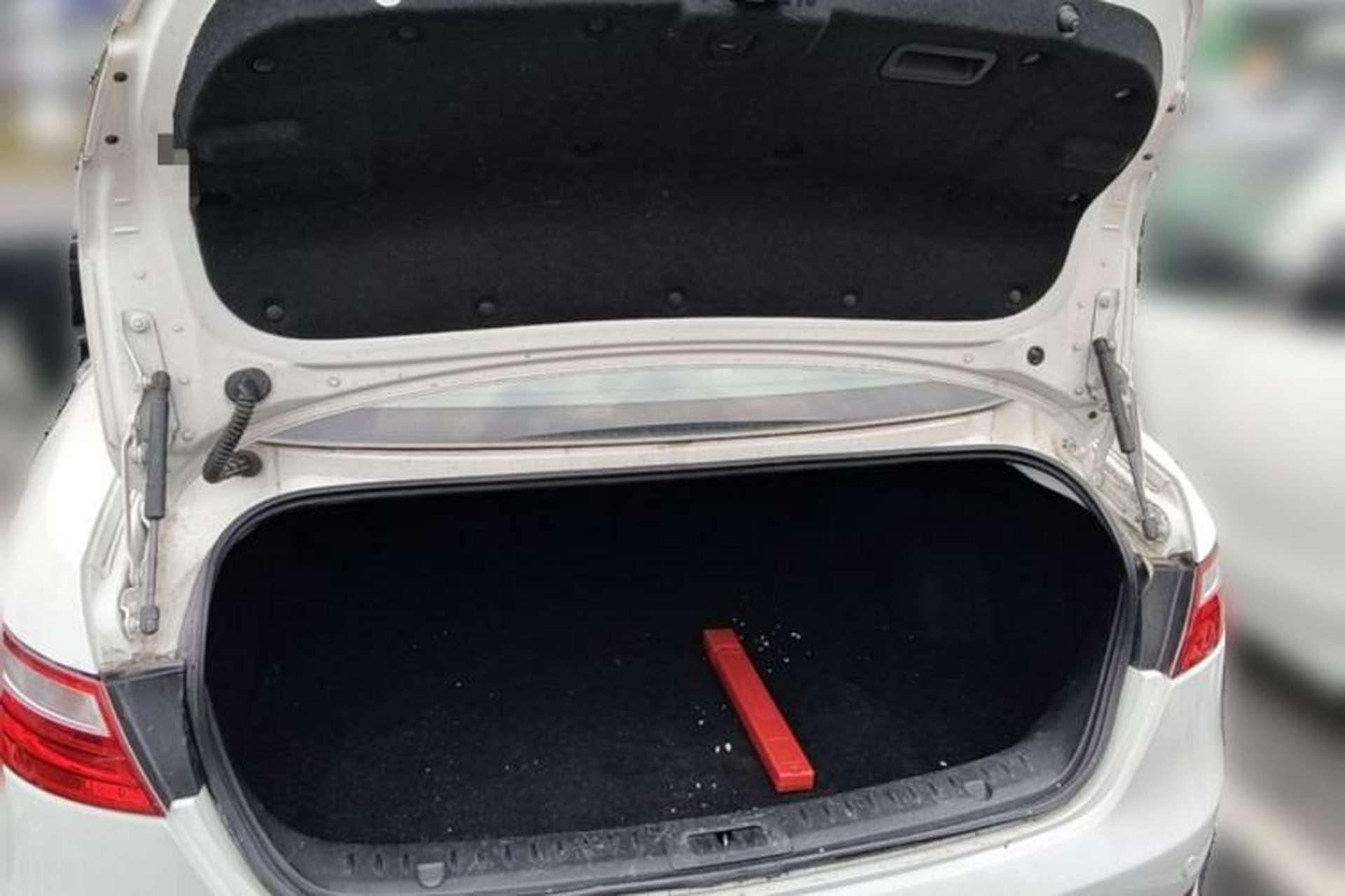 Used Bestune B70 2014 2.0L automatic luxury version Trunk