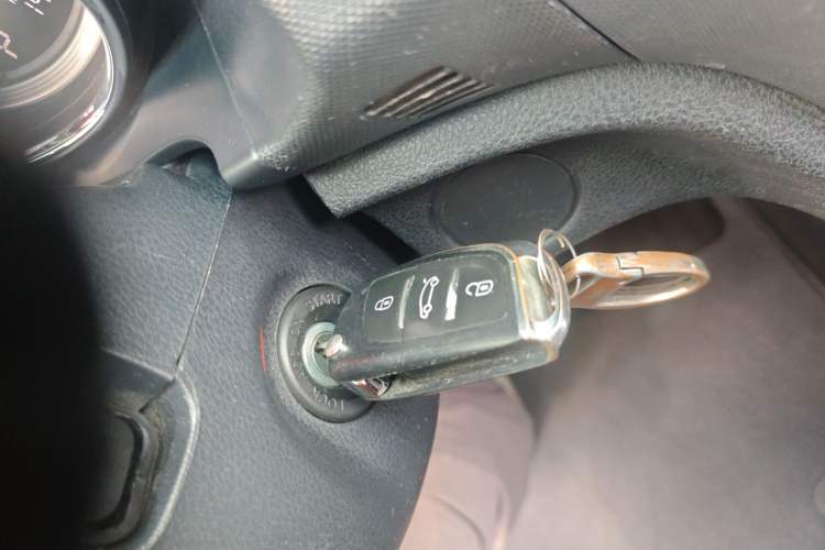 Used Bestune B70 2014 2.0L automatic luxury version Vehicle Key