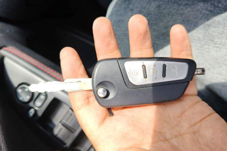 Used Bestune B70 2014 2.0L automatic luxury version Vehicle Key
