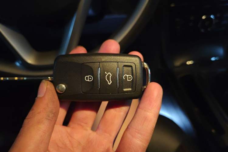 Used Bestune B70 2014 2.0L manual luxury version Vehicle Key