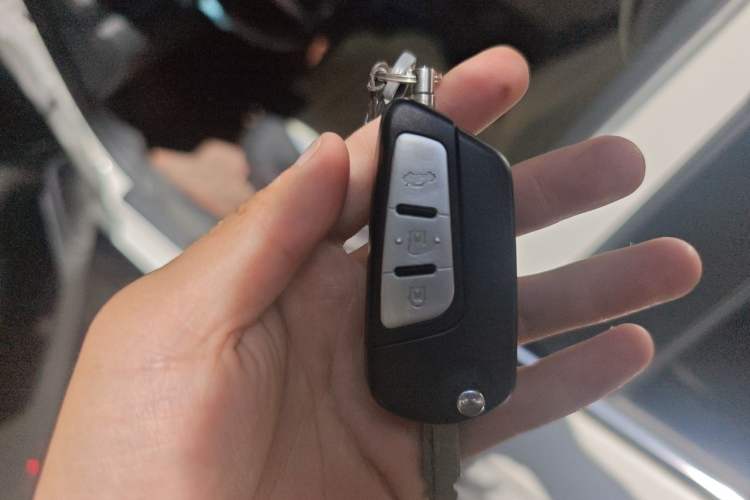 Used Bestune B70 2014 2.0L automatic comfort version Vehicle Key