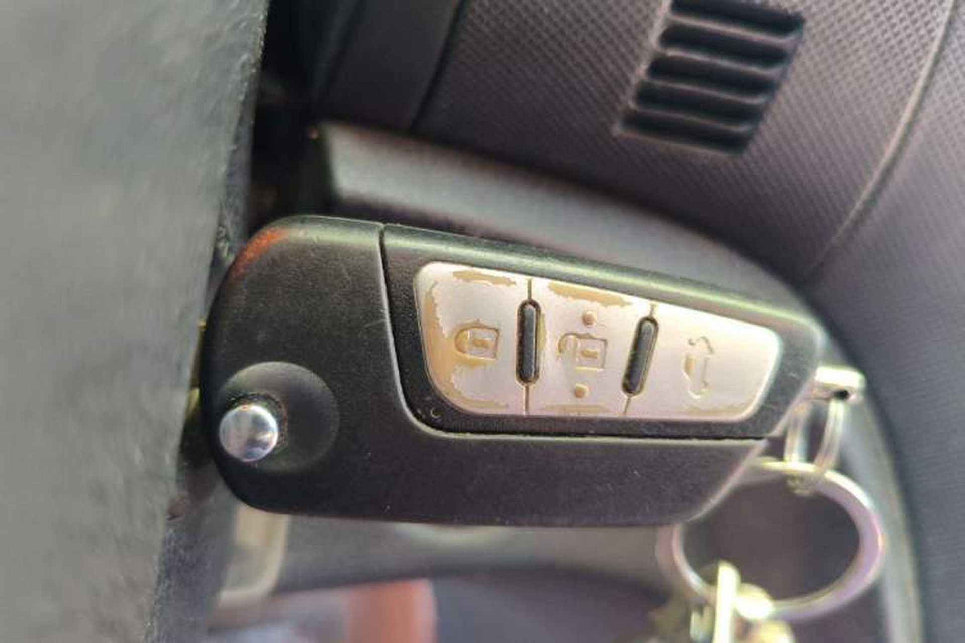Used Bestune B70 2014 2.0L automatic comfort version Vehicle Key