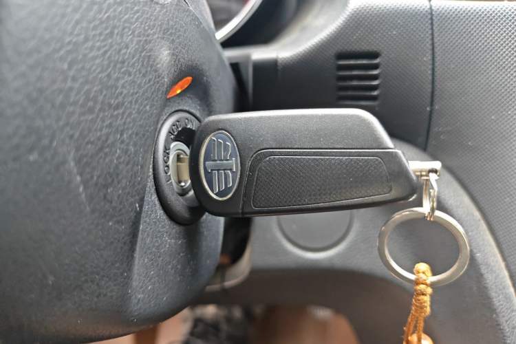 Used Bestune B70 2014 2.0L automatic comfort version Vehicle Key