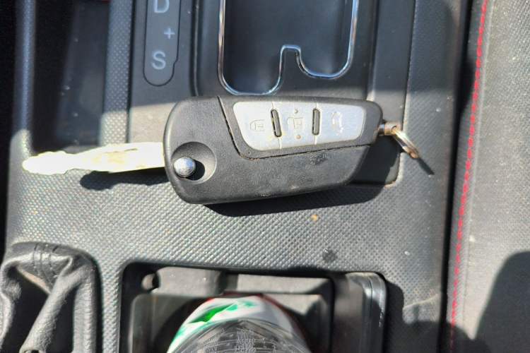 Used Bestune B70 2014 2.0L automatic comfort version Vehicle Key