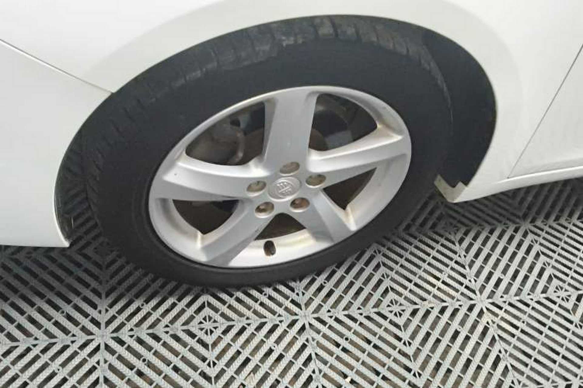 Used Bestune B70 2015 1.8T Automatic Elite Edition Left Front Wheel Hub