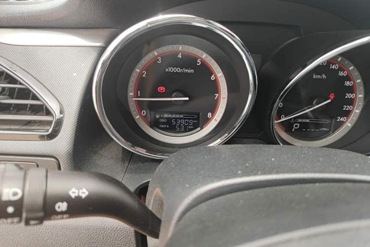 Used Bestune B70 2015 1.8T Automatic Elite Edition Odometer Close Up