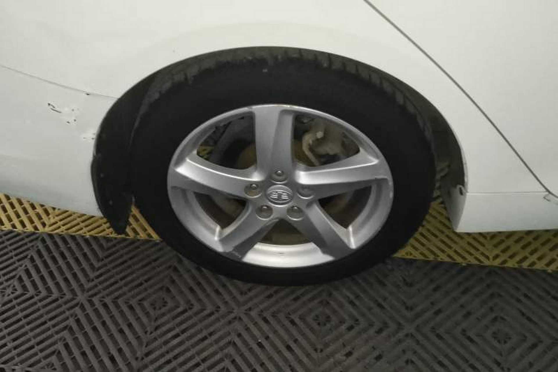 Used Bestune B70 2015 1.8T Automatic Elite Edition Right Rear Wheel Hub