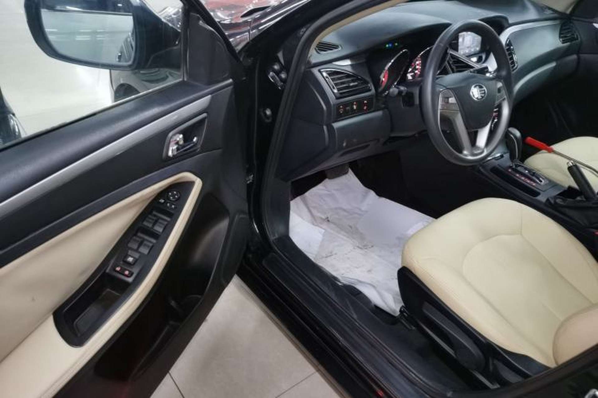 Used Bestune B70 2016 2.0L automatic Comfort trim level Driver Seat