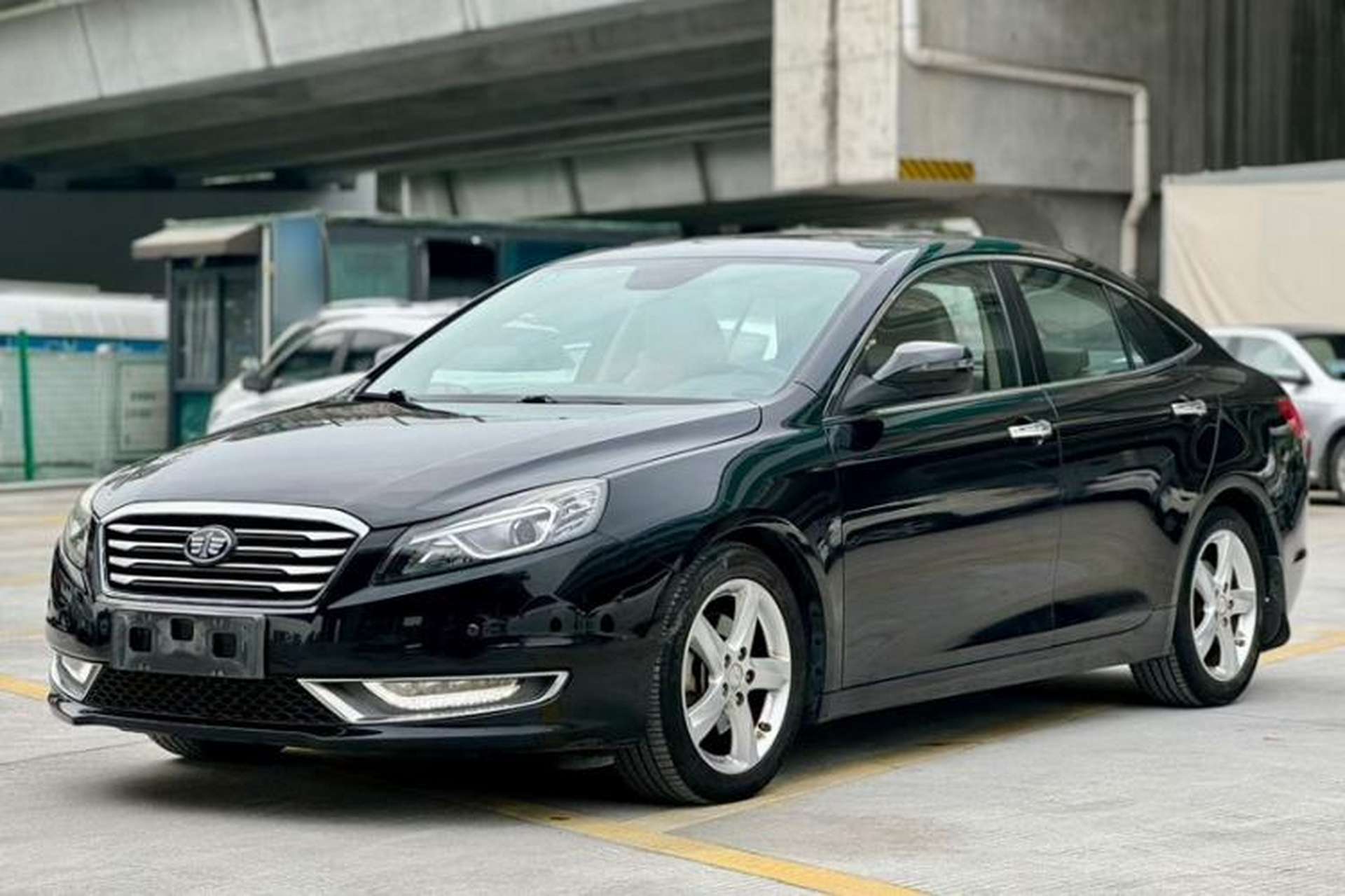 Used Bestune B70 2016 2.0L Automatic Luxury Model Exterior 4