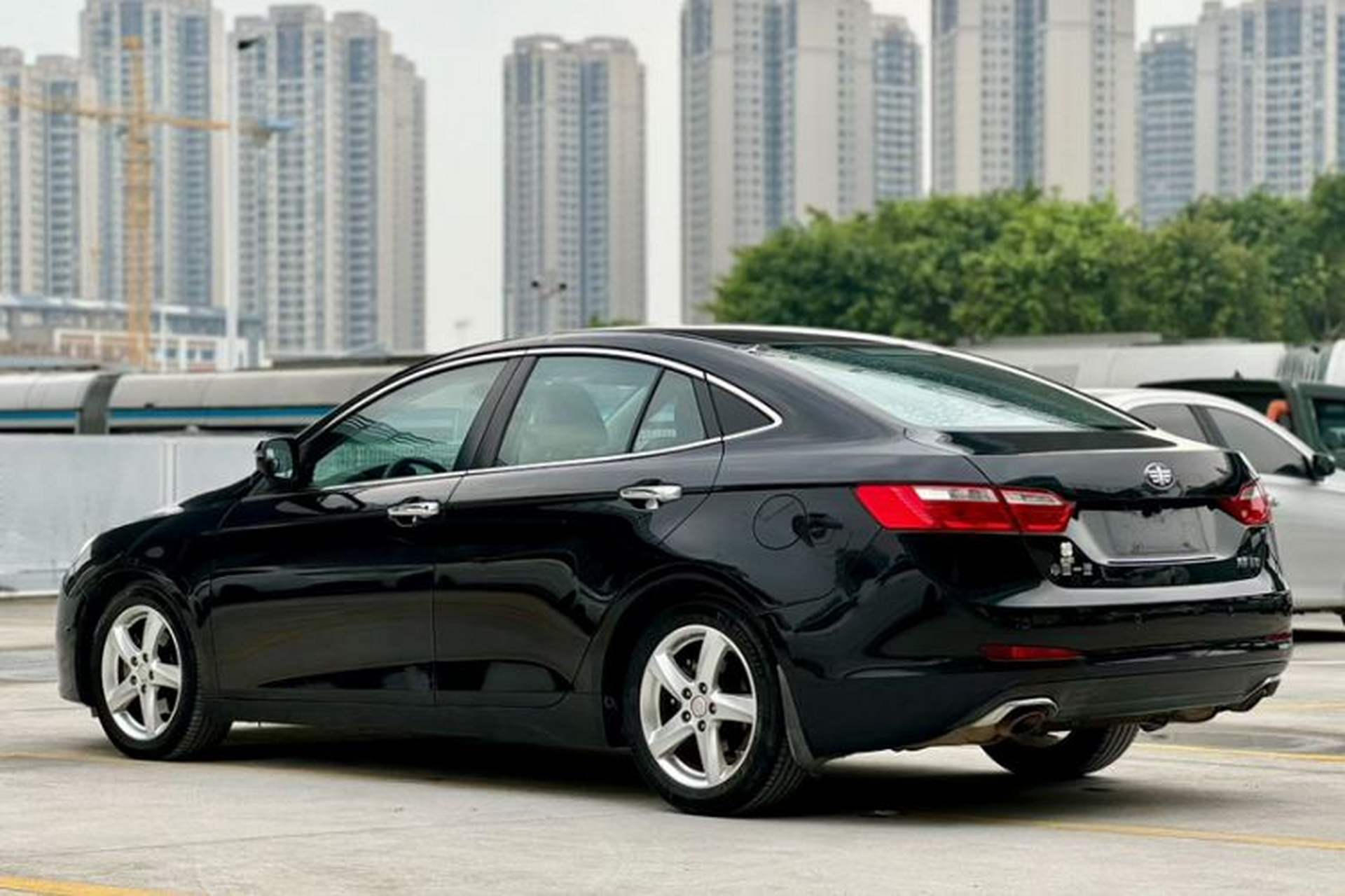 Used Bestune B70 2016 2.0L Automatic Luxury Model Exterior 5