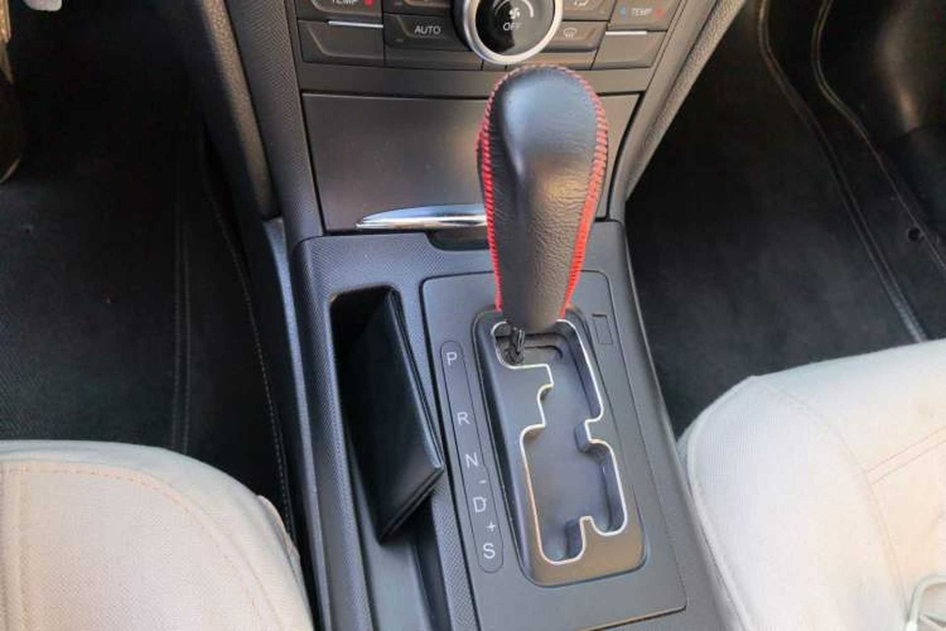 Used Bestune B70 2016 2.0L Automatic 10th Anniversary Edition Gear Lever