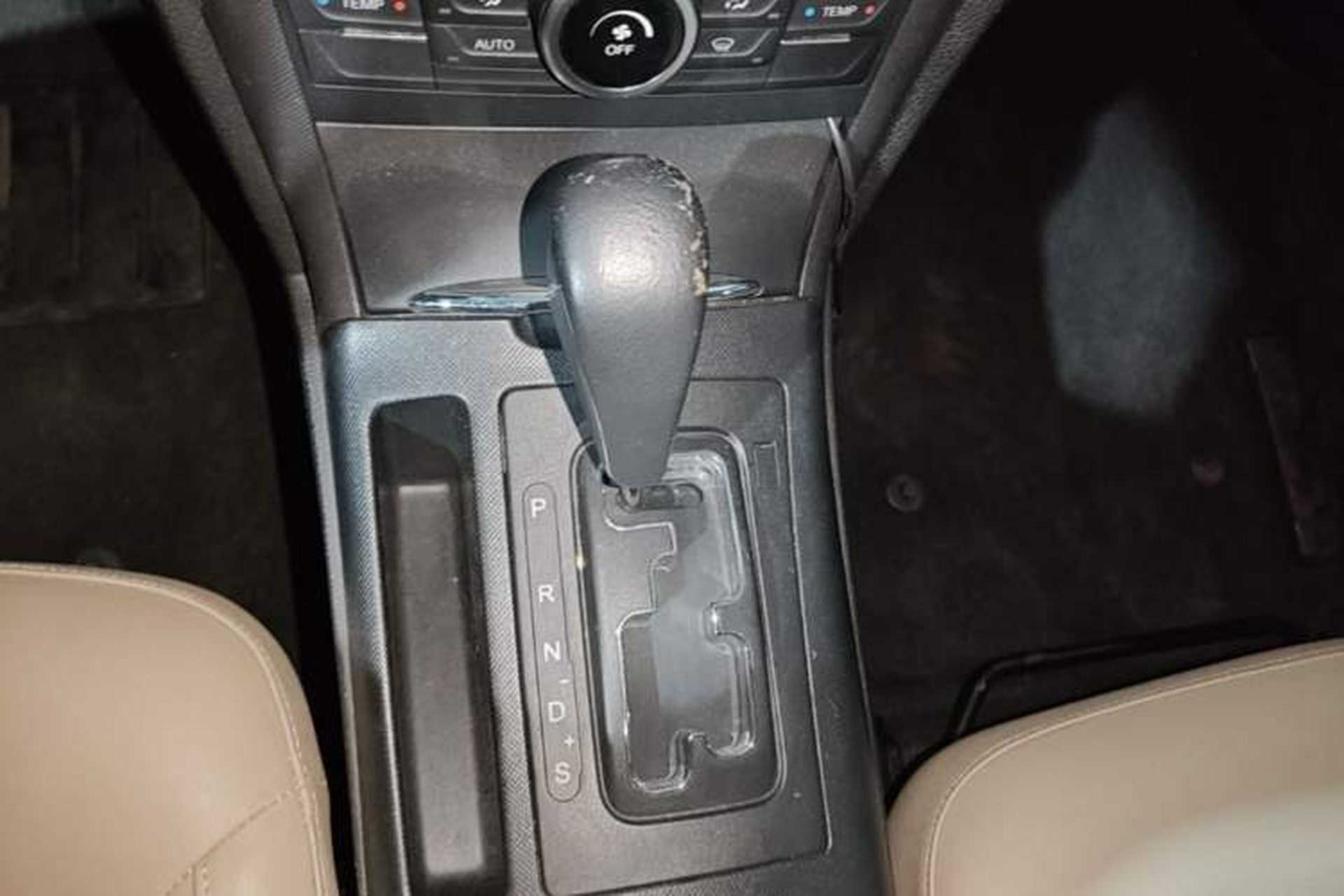 Used Bestune B70 2016 2.0L Automatic 10th Anniversary Edition Gear Lever