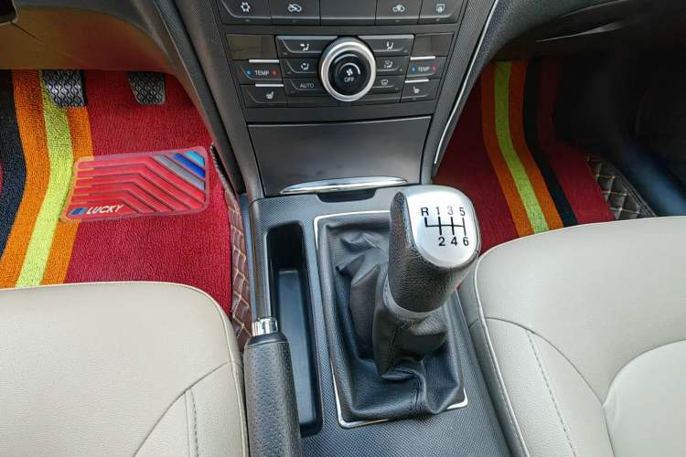 Used Bestune B70 2016 2.0L manual luxury edition Gear Lever